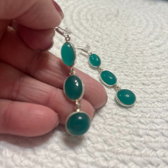 HANDMADE Jewelry - Stunning GREEN CHALCEDONY Handmade Sterling 925 Dangle Earrings #701D